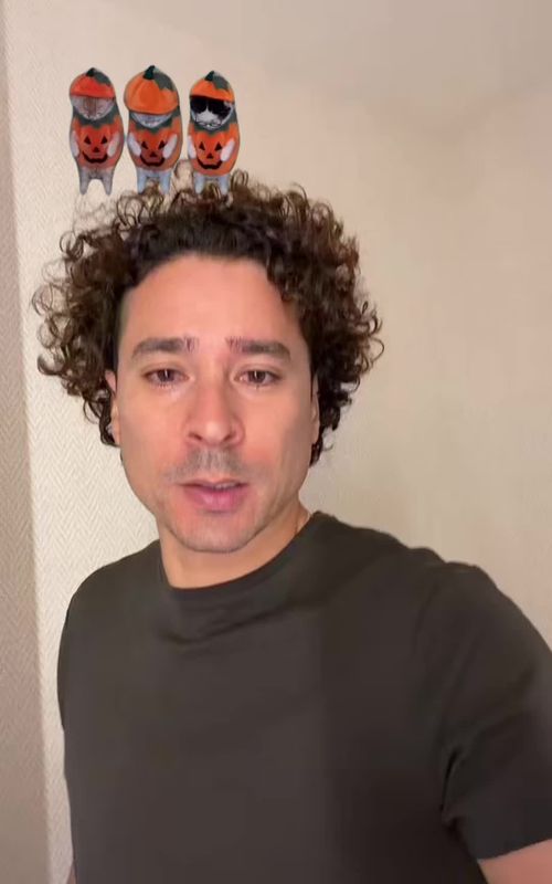 Cover of @8ayosoy's TikTok video: ¡Ya se siente Halloween! 🎃 Nos ponemos a bailar La Calabaza para seguir la semana con la mejor actitud y toda la energía. 💪 #Publicidad NSOC43478-25CO