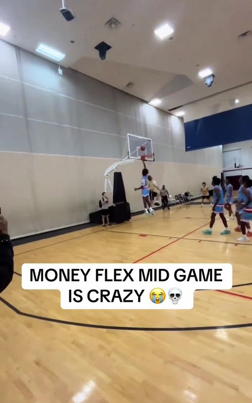 Cover of @houseofhighlights's TikTok video: Bro came to hoop and stunt 😭💰 (@Wham5️⃣) #basketball #moneyspread #flex #funny #kidsoftiktok