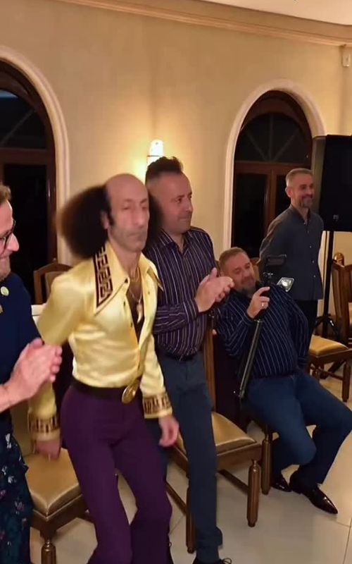 Cover of @barnz.edit's TikTok video: Come on let's dance 💃🕺 #cowboy #dance #jeanphil #groovy #hairstyle
