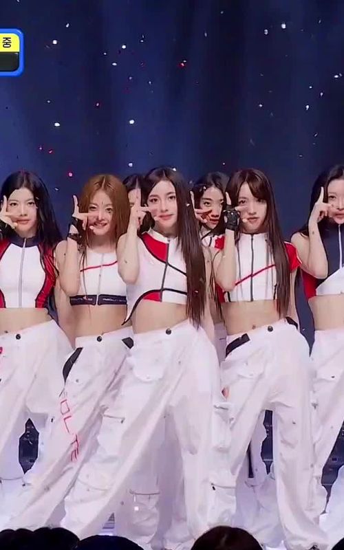 Cover of @jenyyifer's TikTok video: A2O LITE - NEON _ WELCOME TO SOULITE From A2O SOUL A2O LITE #a20lite #neon #kpopsongs #kpopdance #KPop