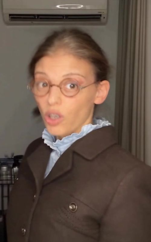 Cover of @kirushaaaa01's TikTok video: 🔥 КАК ПОВТОРИТЬ PRADA TREND? 1️⃣ Заходим в VeoSeeBot — ссылка в шапке. 2️⃣ «Идеи» → «PRADA TREND». 3️⃣ Загружаем 2 фото: ДО и ПОСЛЕ. 4️⃣ Жмём «Сгенерировать» и