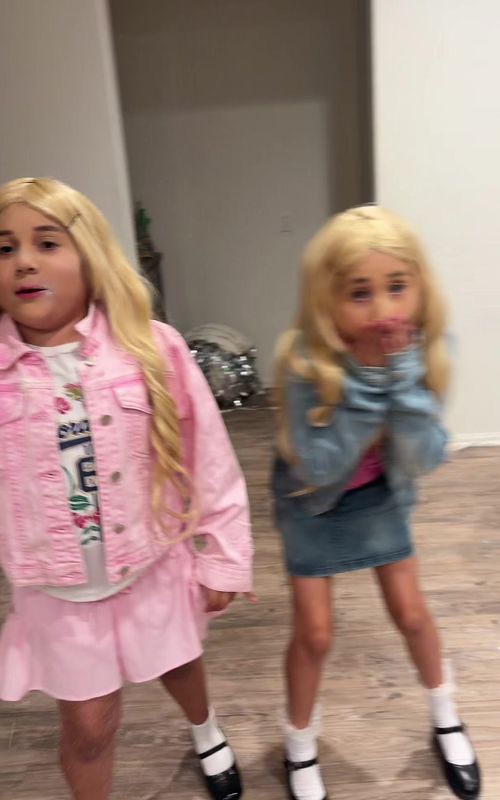 Cover of @audreeyc7's TikTok video: You wanna talk about mothers ohhh you wanna talk about mothers #whitechicks #halloween #twins