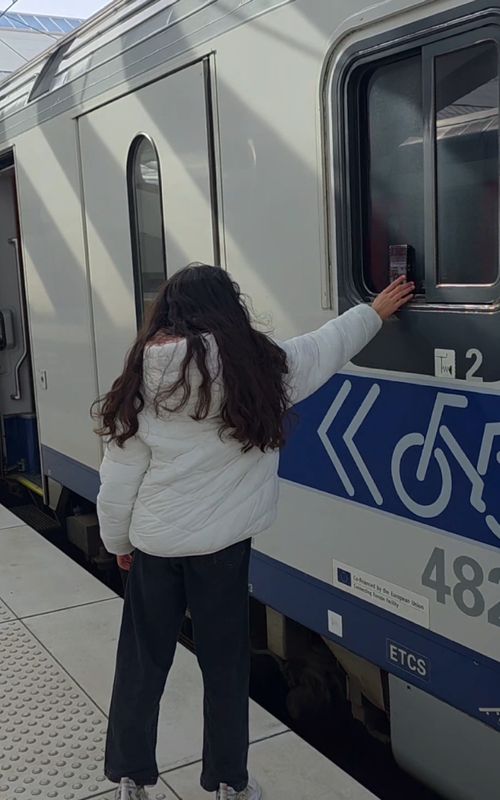 Cover of @duashakeera's TikTok video: 😱📱 OMG! I Was Taking a Selfie… Then the Train Started Moving and My Phone Was Gone! 🚆😭💔 One selfie turned into a shocking moment! 😳 Have you ever seen any