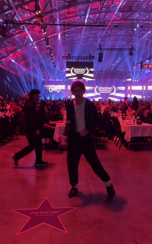 Cover of @tylerkniely's TikTok video: Gala Dinner as a MJ Fan 🎩✨ #michaeljackson #dancing #viral #billiejean