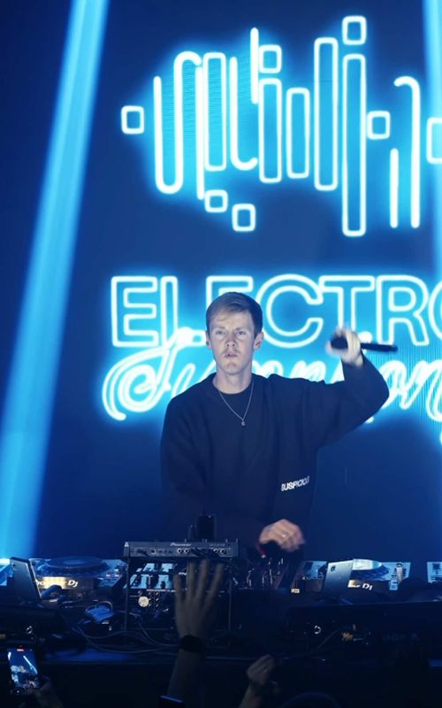 Cover of @djcharlesb's TikTok video: VIVALDI meets TECHNO on a BOAT in ADE 😍❤️🇳🇱 Thank you all so much from the bottom of my heart for joining my ORCHESTRA MEETS TECHNO party with @Electro Symph