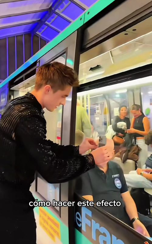 Cover of @fflora77's TikTok video: phone on train trend.chasing the subway. chasing the subway effect, chasing the subway filter, chasing the subway CapCut template, chasing the subway template. 