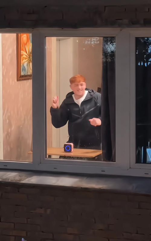 Cover of @germanbenitez7590's TikTok video: Learn how to make this popular pioneer original Window Dance video trend 🎵✨ Follow my simple editing steps to get this trending effect. how to make the pioneer