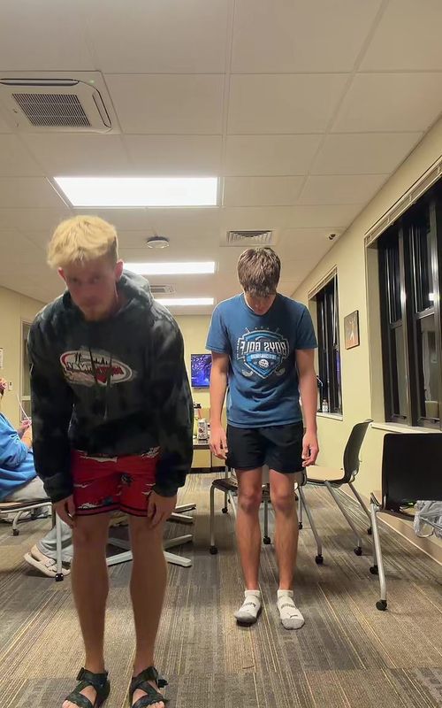 Cover of @4thfloorboys's TikTok video: Error loading #dance #trending #windows #4thfloorboys