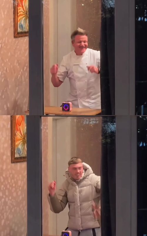 Cover of @old.jin3's TikTok video: 🔥 Iry this template yourself⬆️ window peeper filter🕺 how to make window peeper trend dancing through window template windows dance capcut template window peep